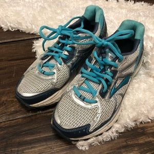Brooks GTS 13 Athletic Shoe Size 7